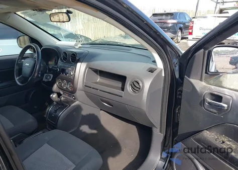 2009 Jeep Compass Sport z USA, uszkodzony, nr VIN 1J4FF47B69D218001